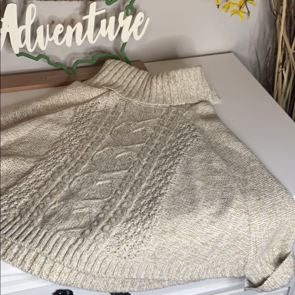 Size 4T Crazy 8 poncho